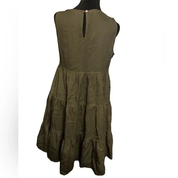 Tommy Hilfiger Olive Green Dress in size 4. In great gently used condition. - Picture 3 of 4